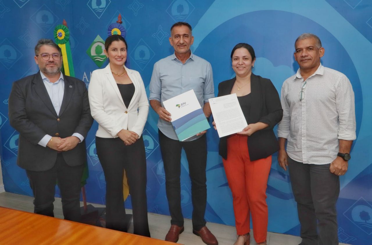 PGE participa do ato de doação do terreno do Exército para o Estado.
