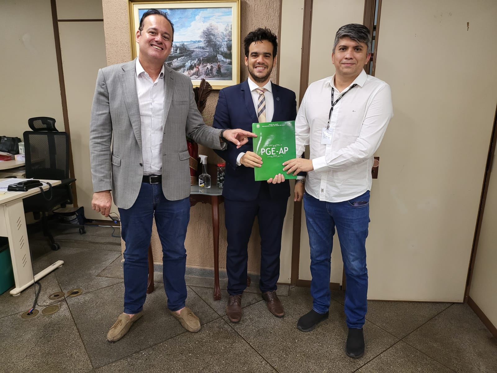 PGE e Amapá Terras selam acordo com cartório de imóveis que prevê avanço da regularização fundiária
