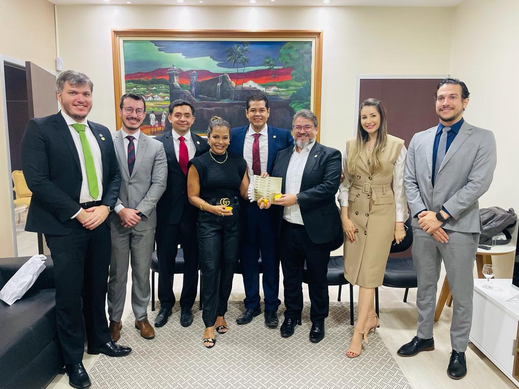 Procuradores recebem o presidente da OAB/AP 
