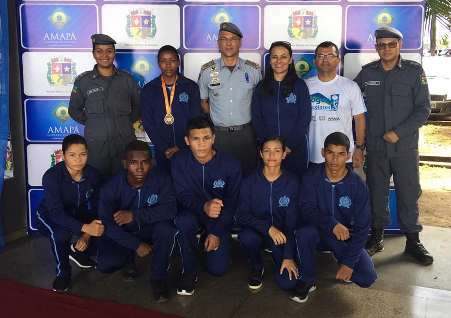 Comandante Geral da PM recebe a visita de equipe de atletas da Escola Militar
