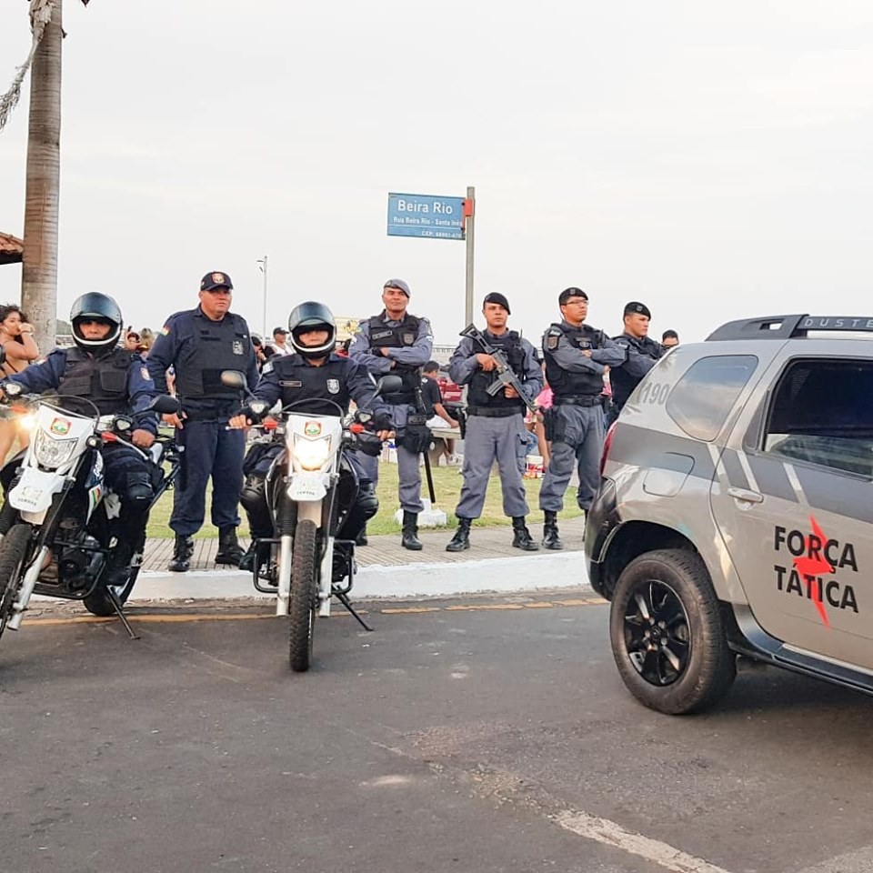 Polícia Militar faz a segurança dos brincantes na 19ª Parada LGBT de Macapá