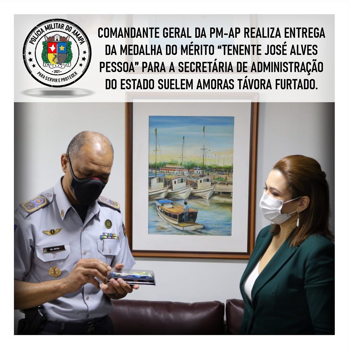 Comandante Geral da PM-AP realiza entrega da Medalha do Mérito “Tenente José Alves Pessoa” para a Secretária de Administração do Estado Suelem Amoras Távora Furtado