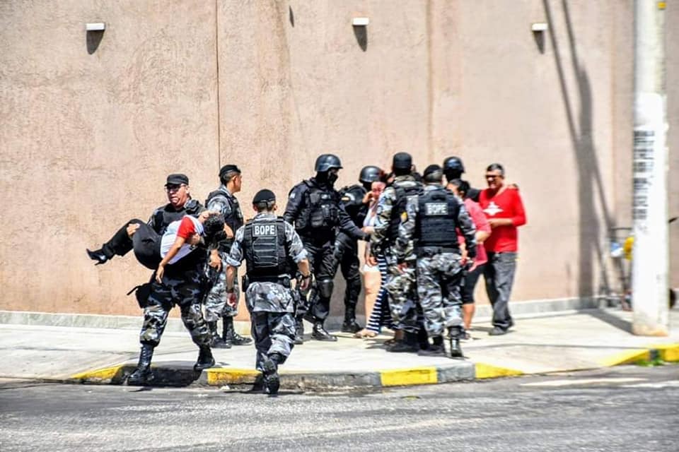 Polícia Militar gerencia ocorrência com reféns e salva mais de 50 pessoas