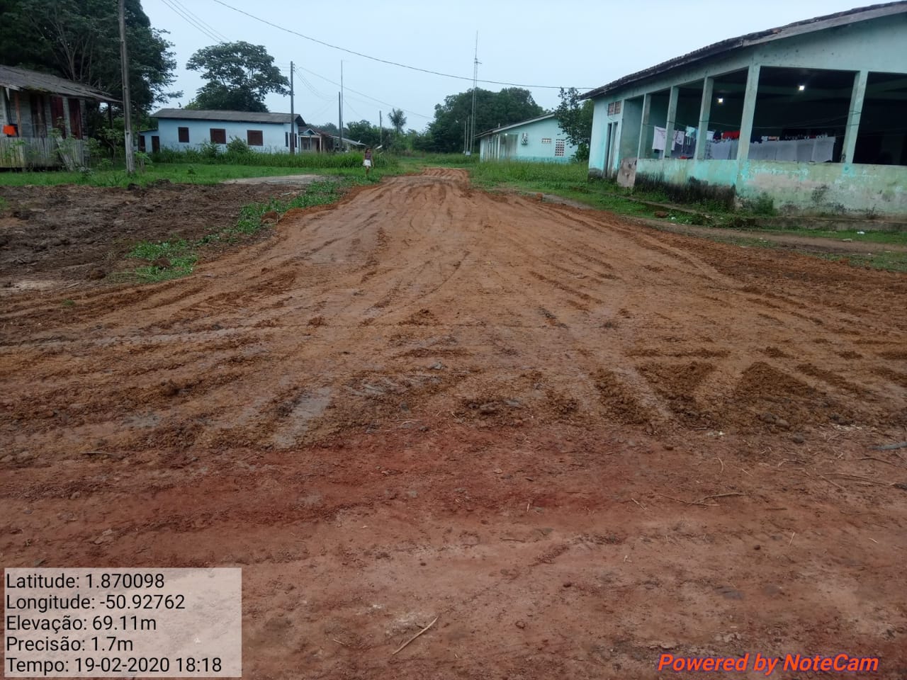  Manutenção de via na comunidade de Piquiá