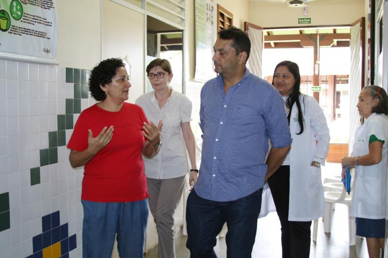 Centro de Saúde Padre Luiz Monza recebe visita do Prefeito Ofirney Sadala