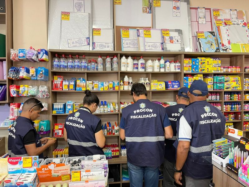 Procon-AP e Ipem realizam parceria na fiscalização de empreendimentos que comercializam material escolar.
