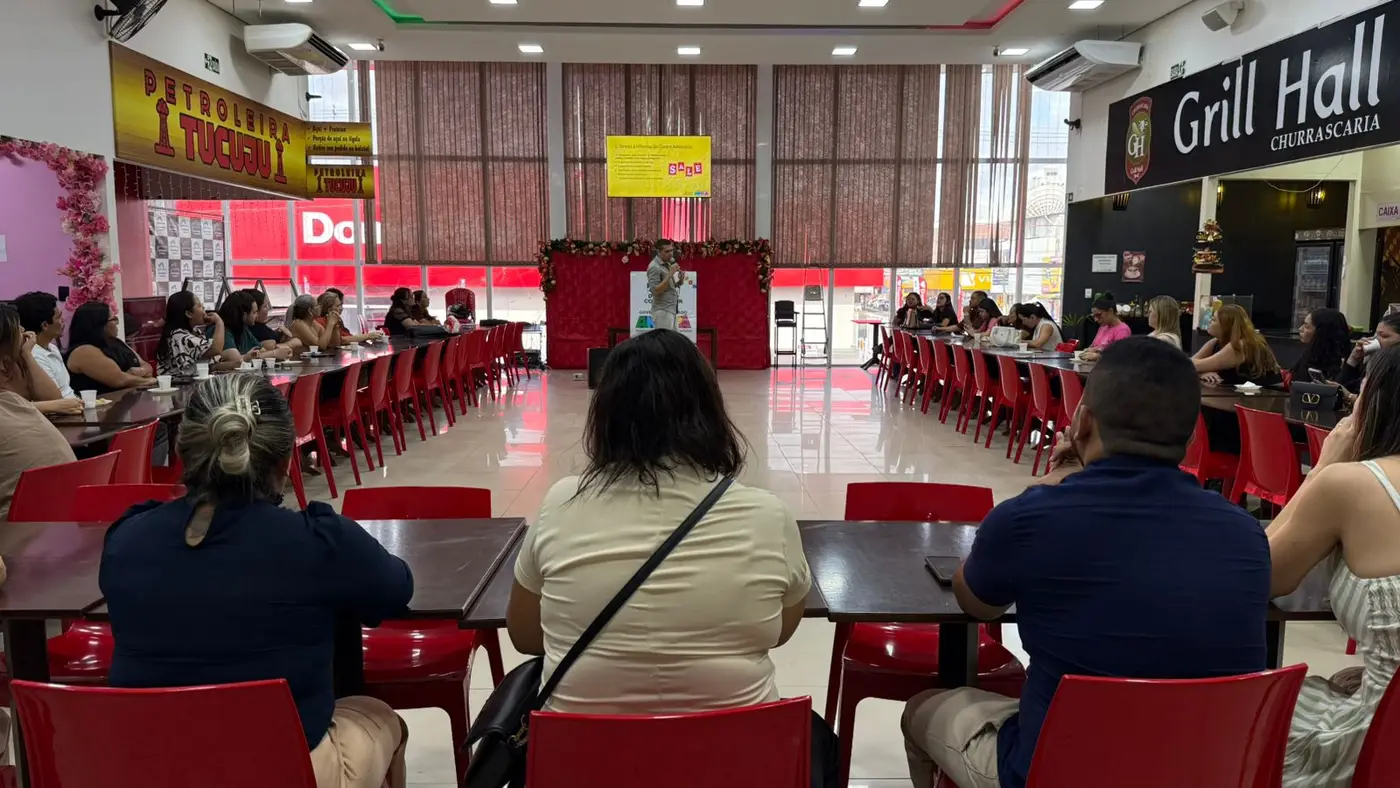 Procon Amapá realiza roda de conversa com empreendedores de Macapá para levar orientações e dicas para as compras de Fim de Ano