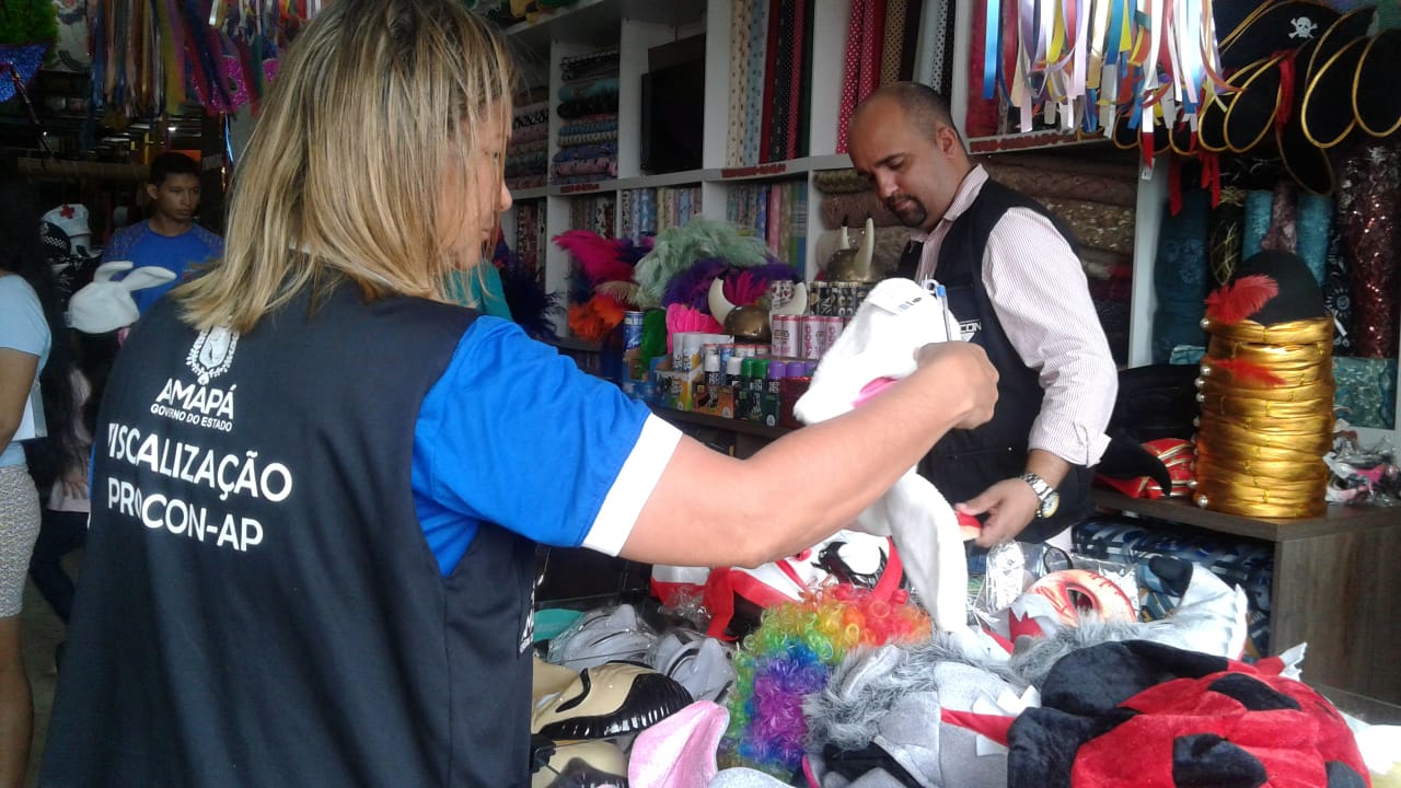 ‘Procon Folia’ fiscaliza comércio, bares e boates de Macapá