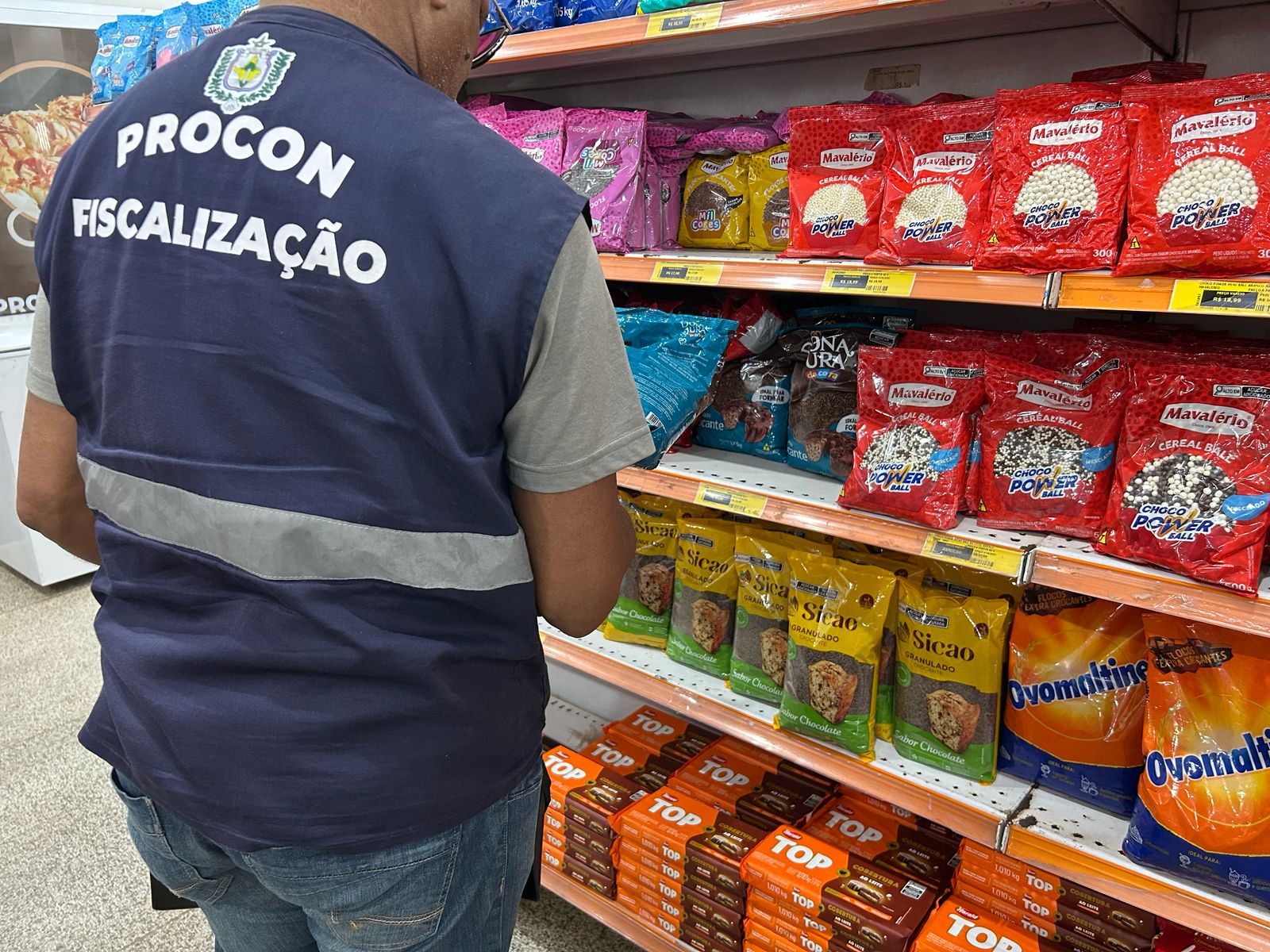  Procon Amapá recolhe produtos fora do prazo de validade durante primeira fase da operação ‘Semana Santa’