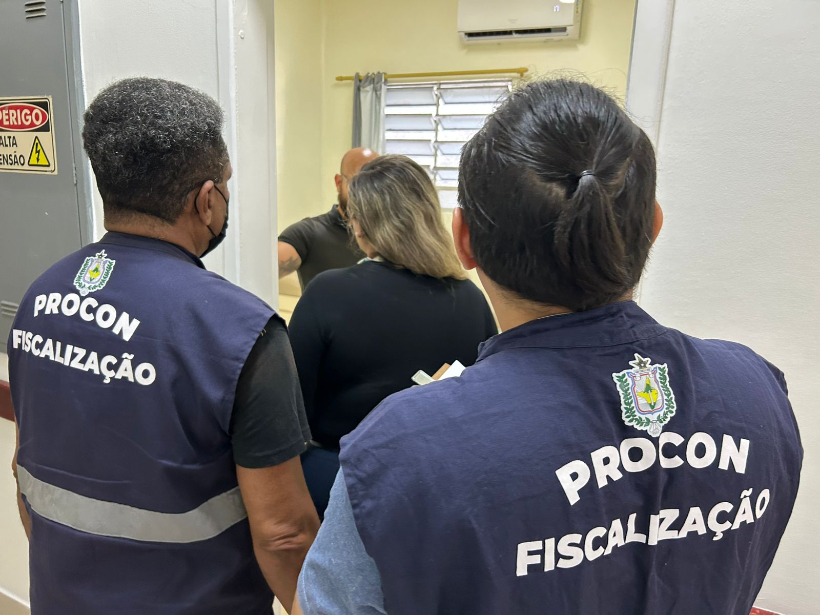 Procon Amapá fiscaliza hospital particular na Zona Sul de Macapá para verificar conformidade com o Código do Consumidor