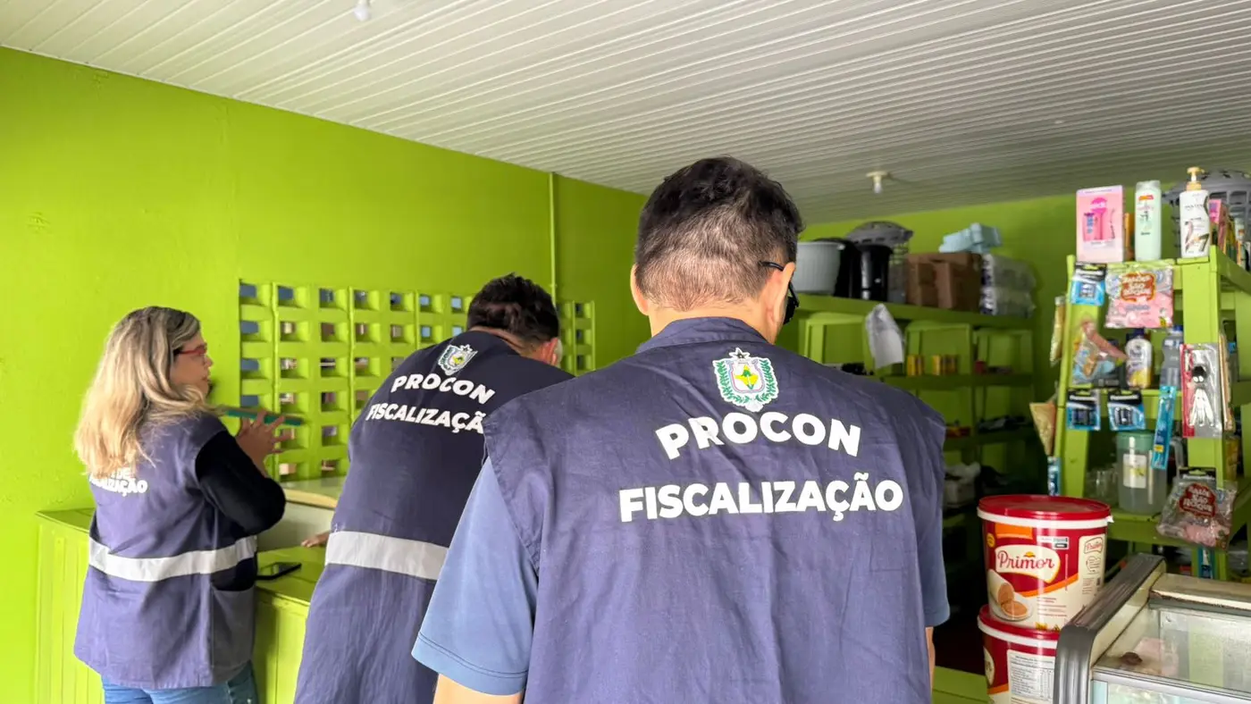 Ação nos municípios: durante fiscalizações, Procon Amapá recolhe 140 itens fora do prazo de validade em Cutias do Araguari
