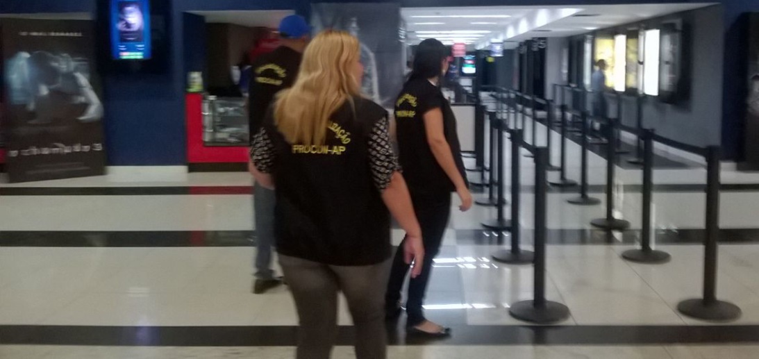 Procon fiscaliza venda casada e meia-entrada nos cinemas