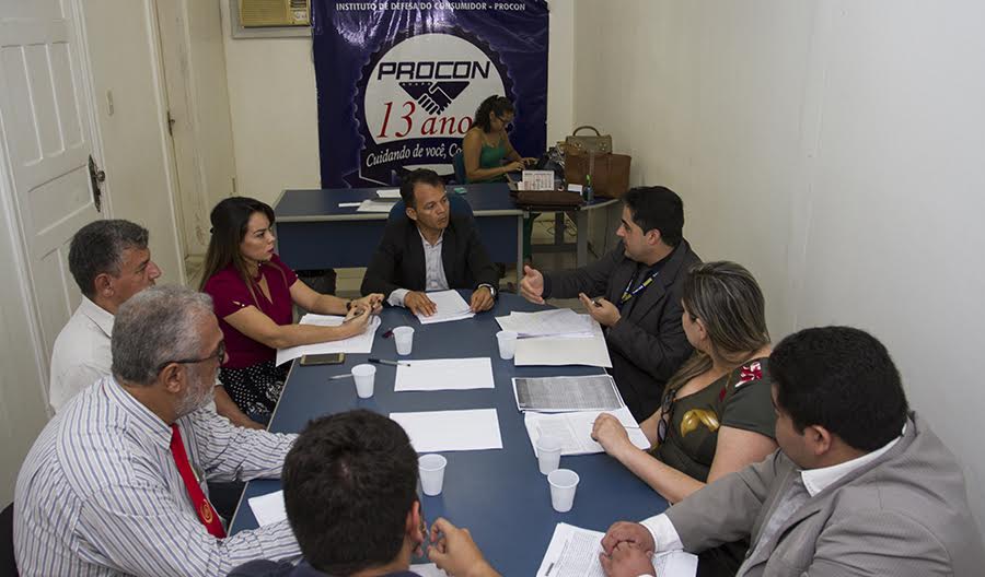 Servidores lesados com descontos no 13º serão atendidos em mutirão