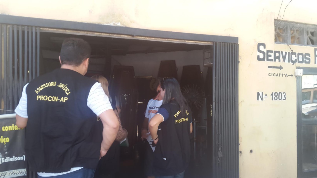 Procon fiscaliza serviços prestados por funerárias
