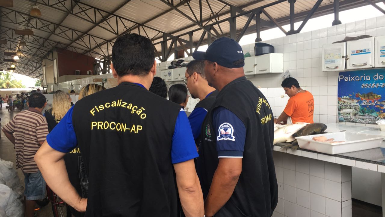 Procon/AP realiza operação Quilo Certo nas principais feiras de Macapá e Santana