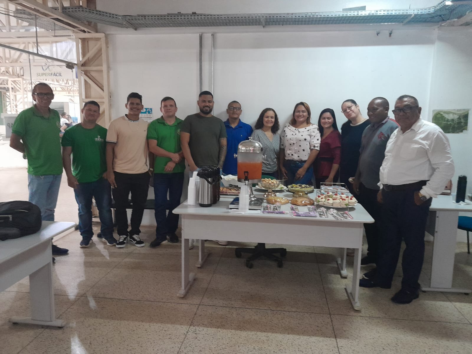  homenagem ao corpo técnico feminino do escritório nesta segunda-feira, estendendo as comemorações do Dia Internacional da Mulher.