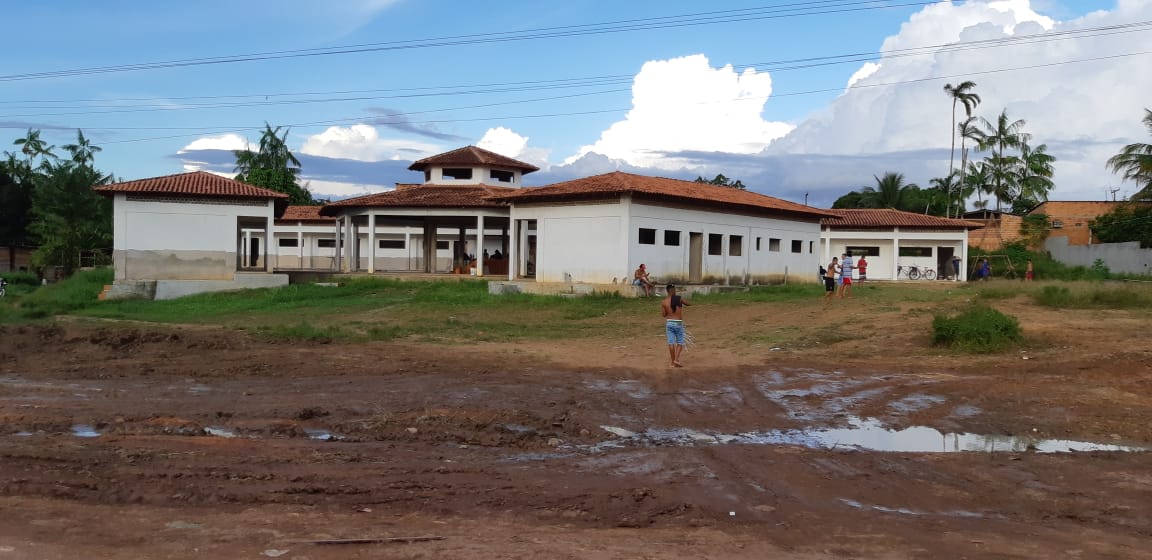 Prefeito de Santana determina mais agilidade na conclusão das obras de escola municipal