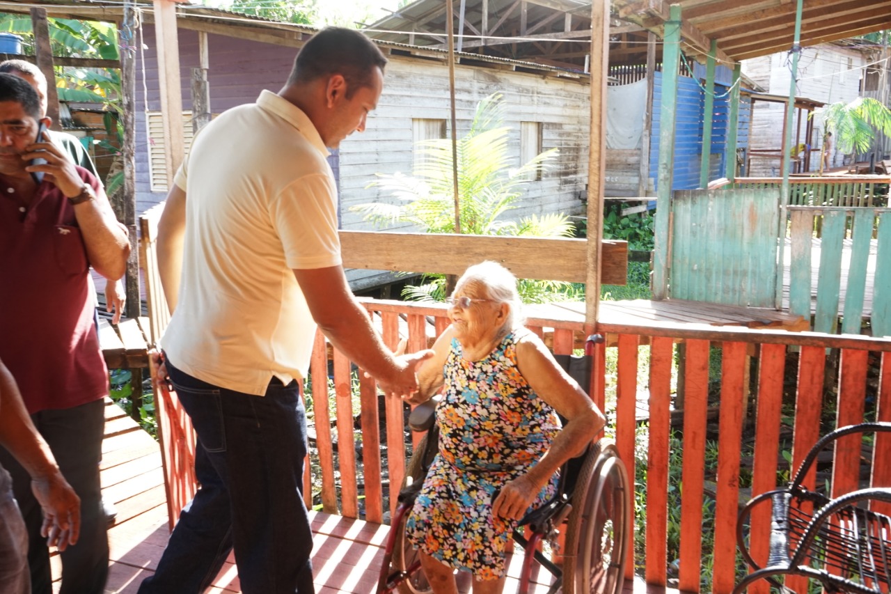Prefeito de Santana e vereadores visitam obras municipais