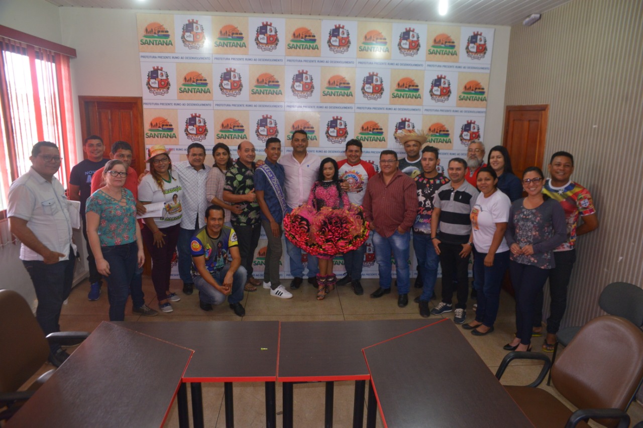 Prefeito Ofirney Sadala viabiliza fomento às associações juninas de Santana