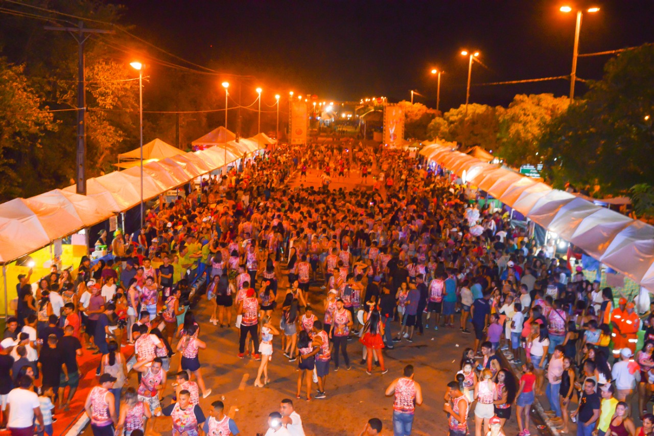 Blocos, trios elétricos e boates são as sensações do Carnaval 2019 em Santana