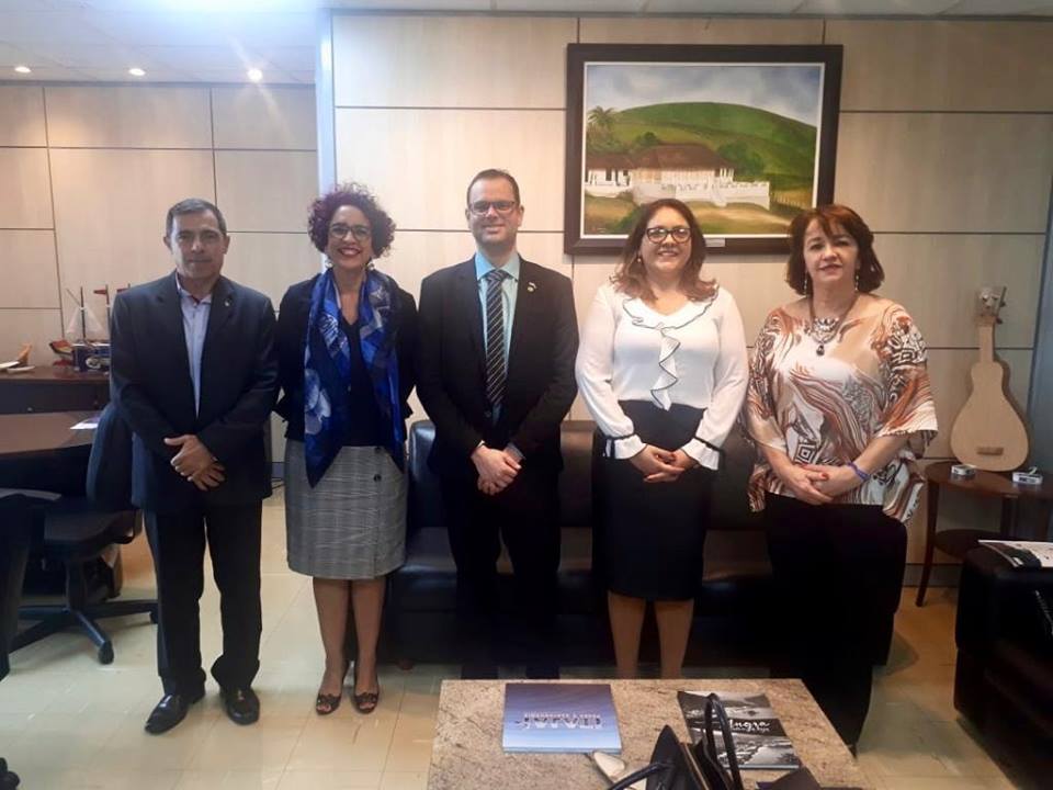 A Secretária da SEAB, Suely Amoras Collares, esteve reunida na tarde de hoje, com o Secretário de Aquicultura e Pesca Jorge Seif Júnior e a Assessora Danielle Blanc, para tratar de importantes demandas do Estado do #Amapá, no que se refere aos convênios da PESCAP.