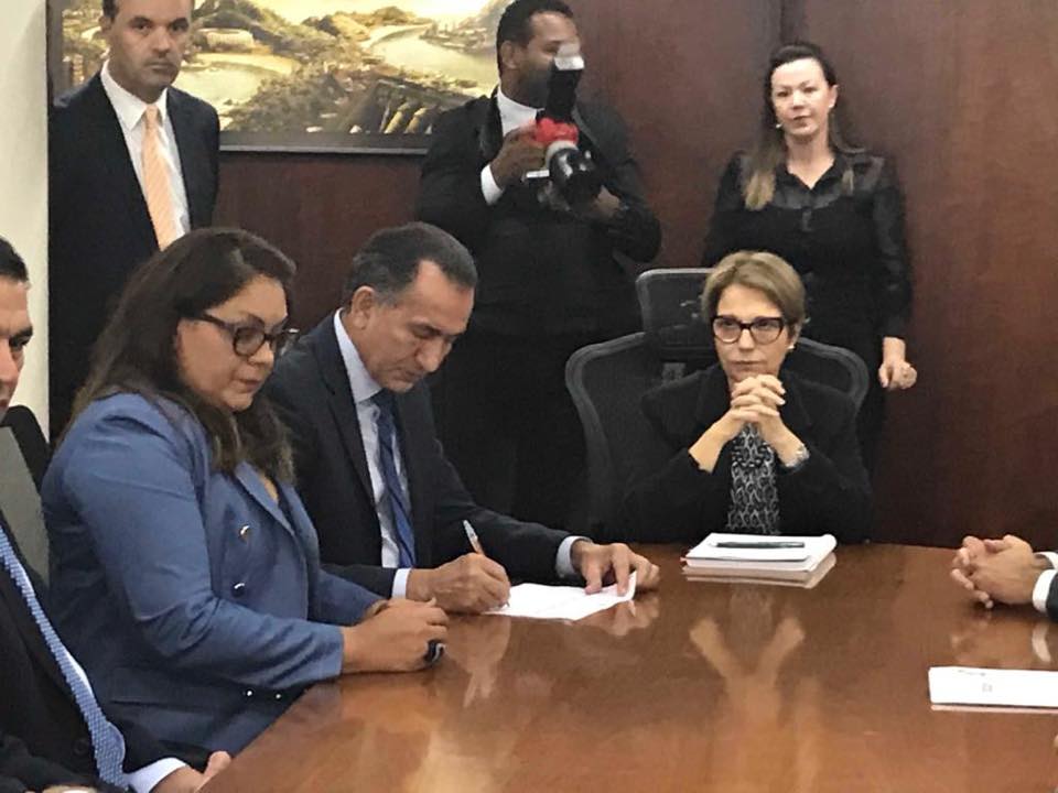 O governador Waldez Góes, a secretária da SEAB, Suely Collares e o governador do Pará, Helder Barbalho, estiveram reunidos no ministério da Agricultura com a Ministra Tereza Cristina Pará, em Brasília.