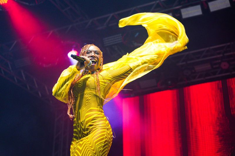 Show de Karol Conká, Lia Clark e artistas amapaenses agitam 24ª Parada do Orgulho LGBTQIAPN+ em Macapá