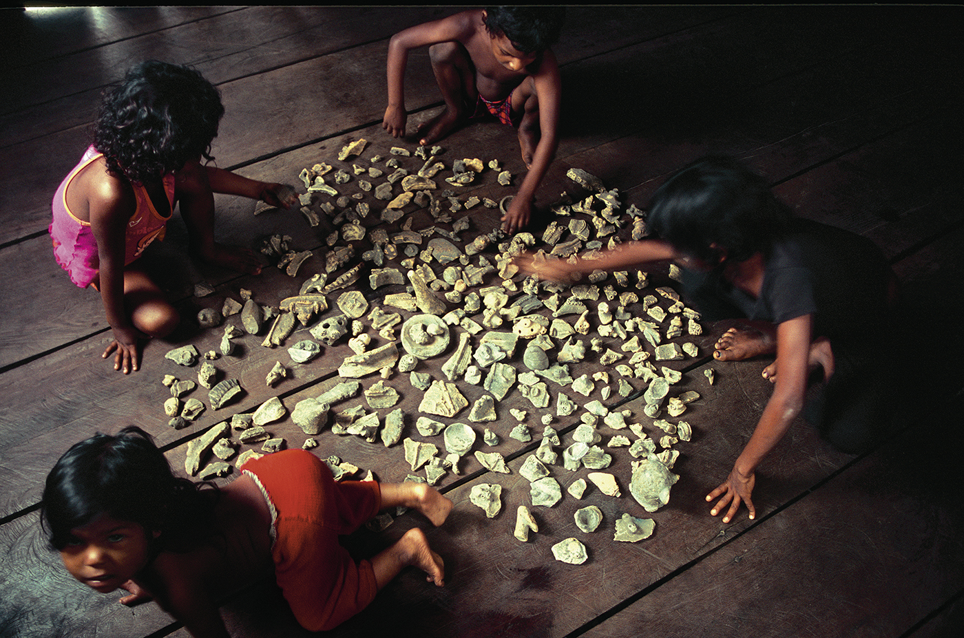 Secult apresenta relação entre fotografia e arqueologia na Amazônia em exposição inovadora