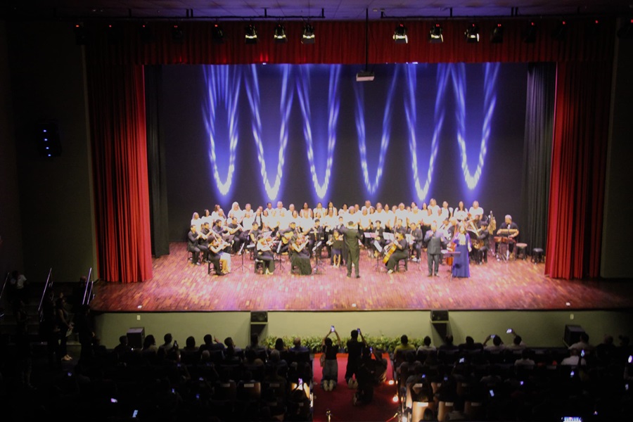 'A cultura de Santana é potente e precisava dessa casa’, comemora governador Clécio Luís na inauguração do 1º Cine Teatro Municipal do Amapá