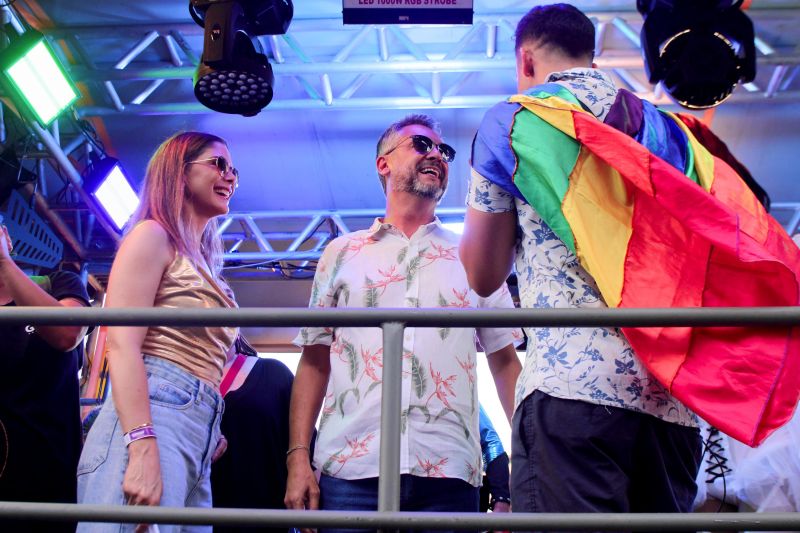‘Incluímos a diversidade no nosso orçamento e planejamento durante o ano todo’, destaca o governador do Amapá na 24ª Parada LGBTQIAPN+