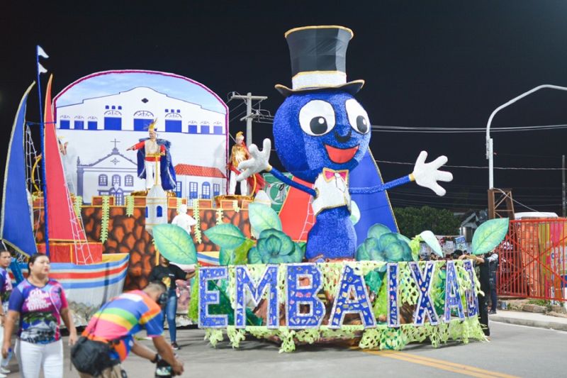 Carnaval 2025: Embaixada de Samba Cidade de Macapá abre os desfiles exaltando as tradicionais feiras populares