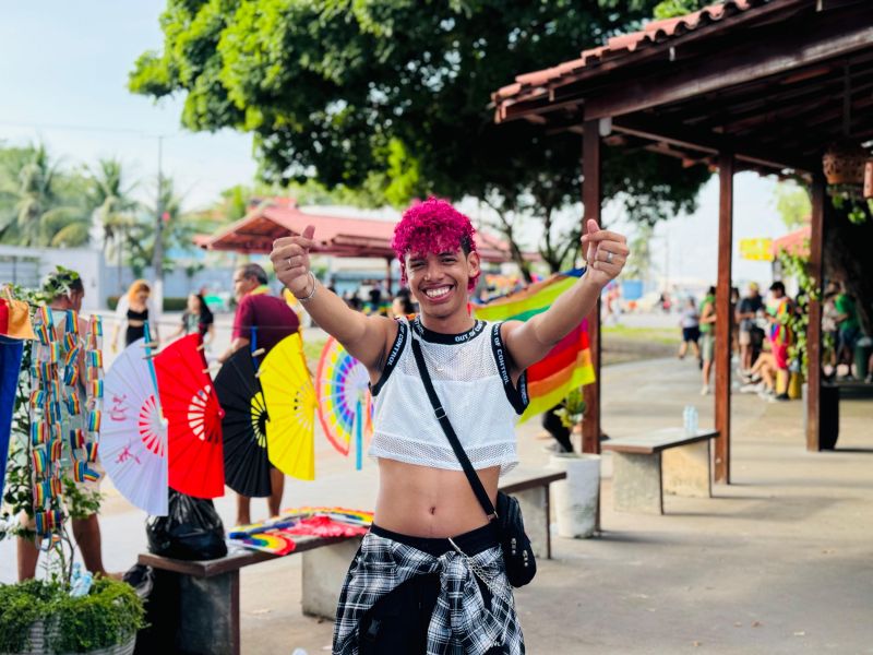'Me sinto livre para ser quem realmente sou', celebra participante da 24ª Parada do Orgulho LGBTQIAPN+, em Macapá