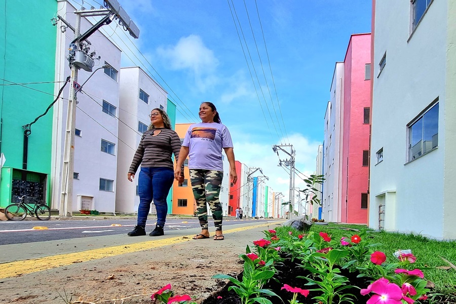 ‘Não é história de redes sociais, minha casa vai virar realidade’, diz beneficiária do Residencial Vila dos Oliveiras
