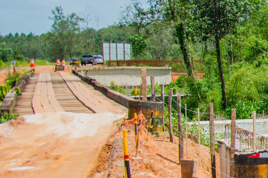 Governo do Estado inicia concretagem de viga central da ponte do Meruoca, no município de Amapá