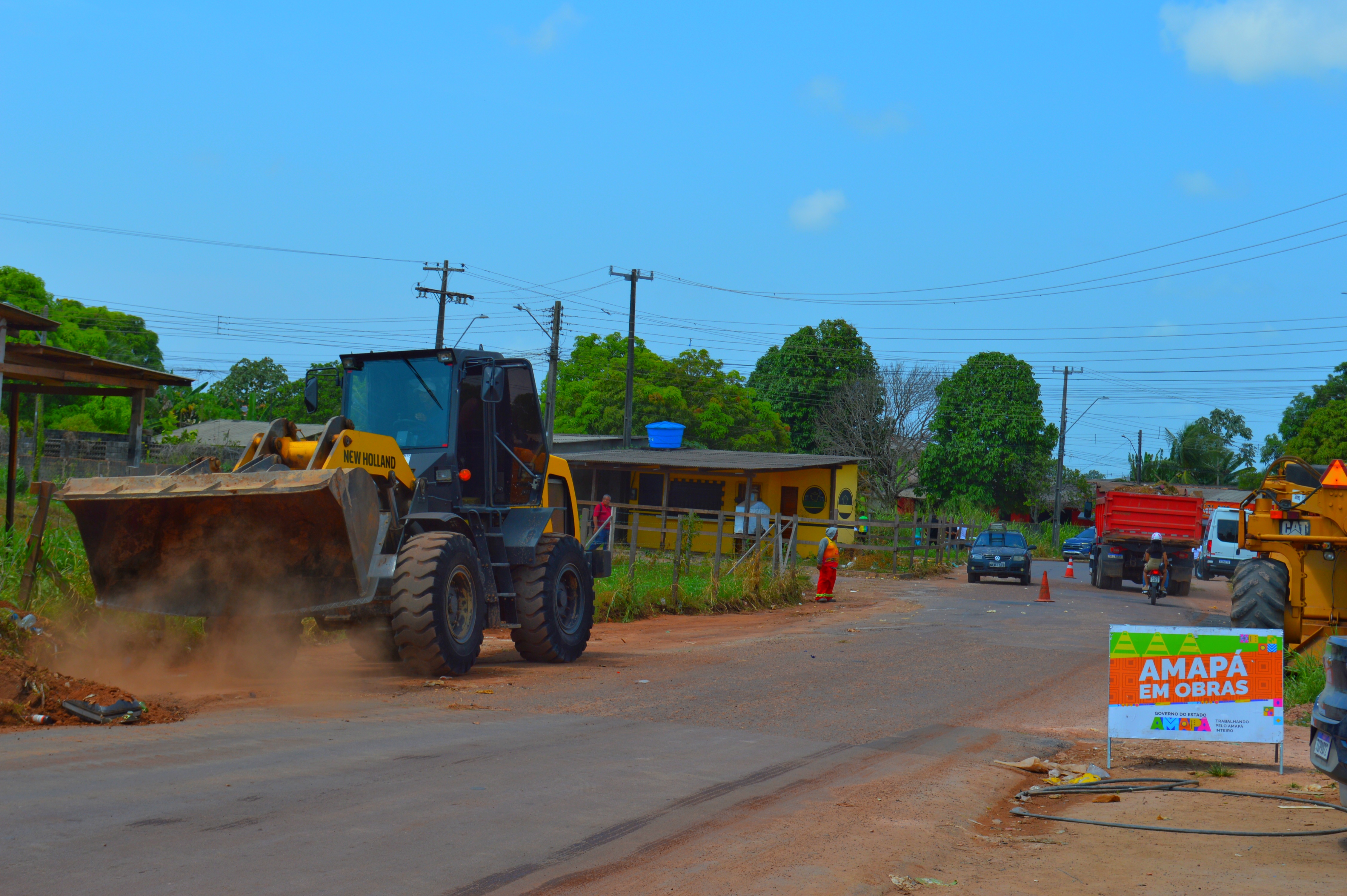 Moradores do bairro Açaí, em Macapá, recebem melhorias de pavimentação em 13 vias pelo Governo do Amapá
