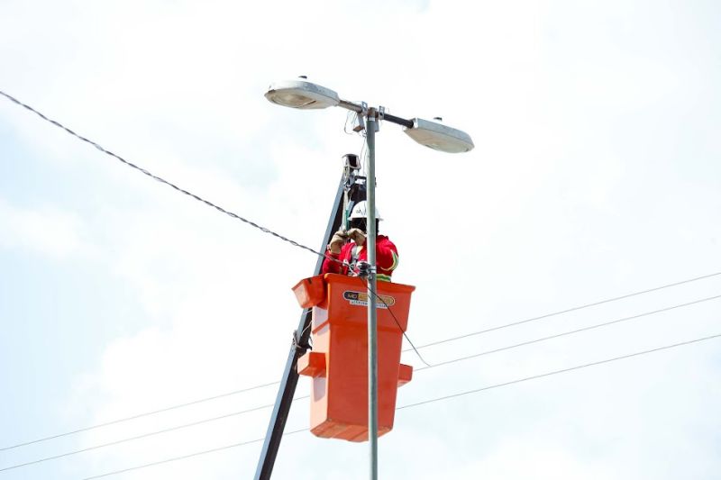 53ª Expofeira: Governo do Amapá realiza serviços de manutenção na iluminação da rodovia Josmar Chaves Pinto
