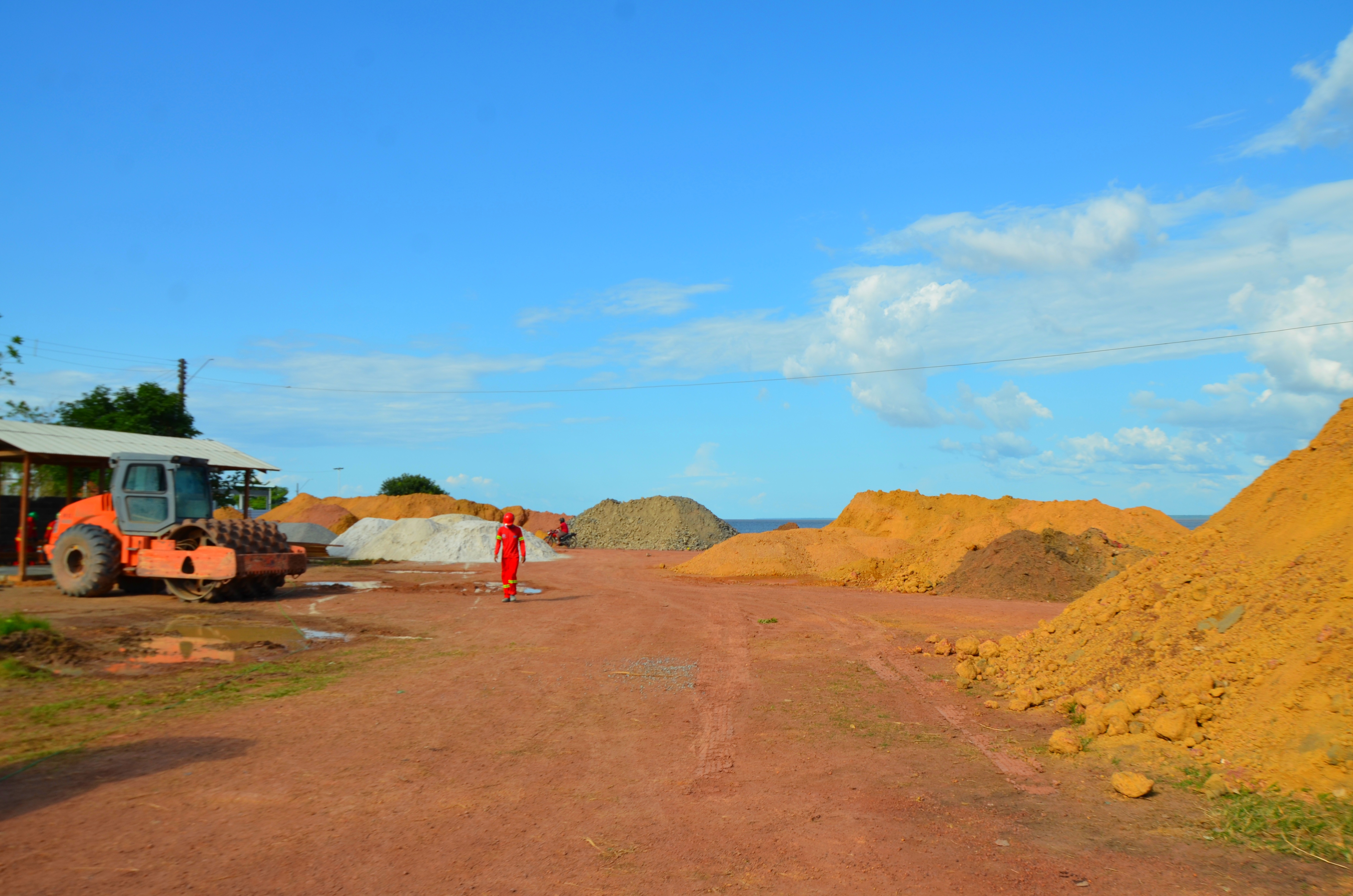 Governo do Amapá intensifica obras de terraplenagem do Complexo do Aturiá, em Macapá