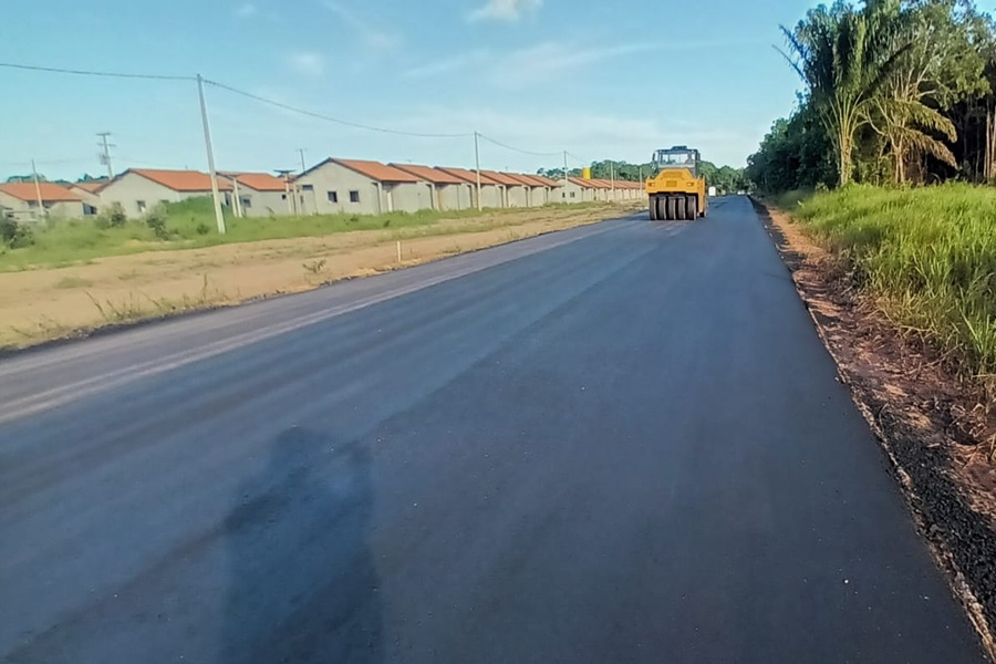Pelo Amapá: Governo do Estado entrega pavimentação asfáltica para a principal via de Itaubal
