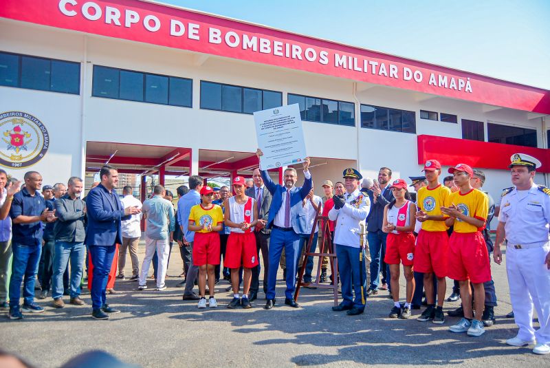 Governador Clécio Luís entrega novo prédio moderno do Comando Geral do Corpo de Bombeiros para sociedade e militares em Macapá