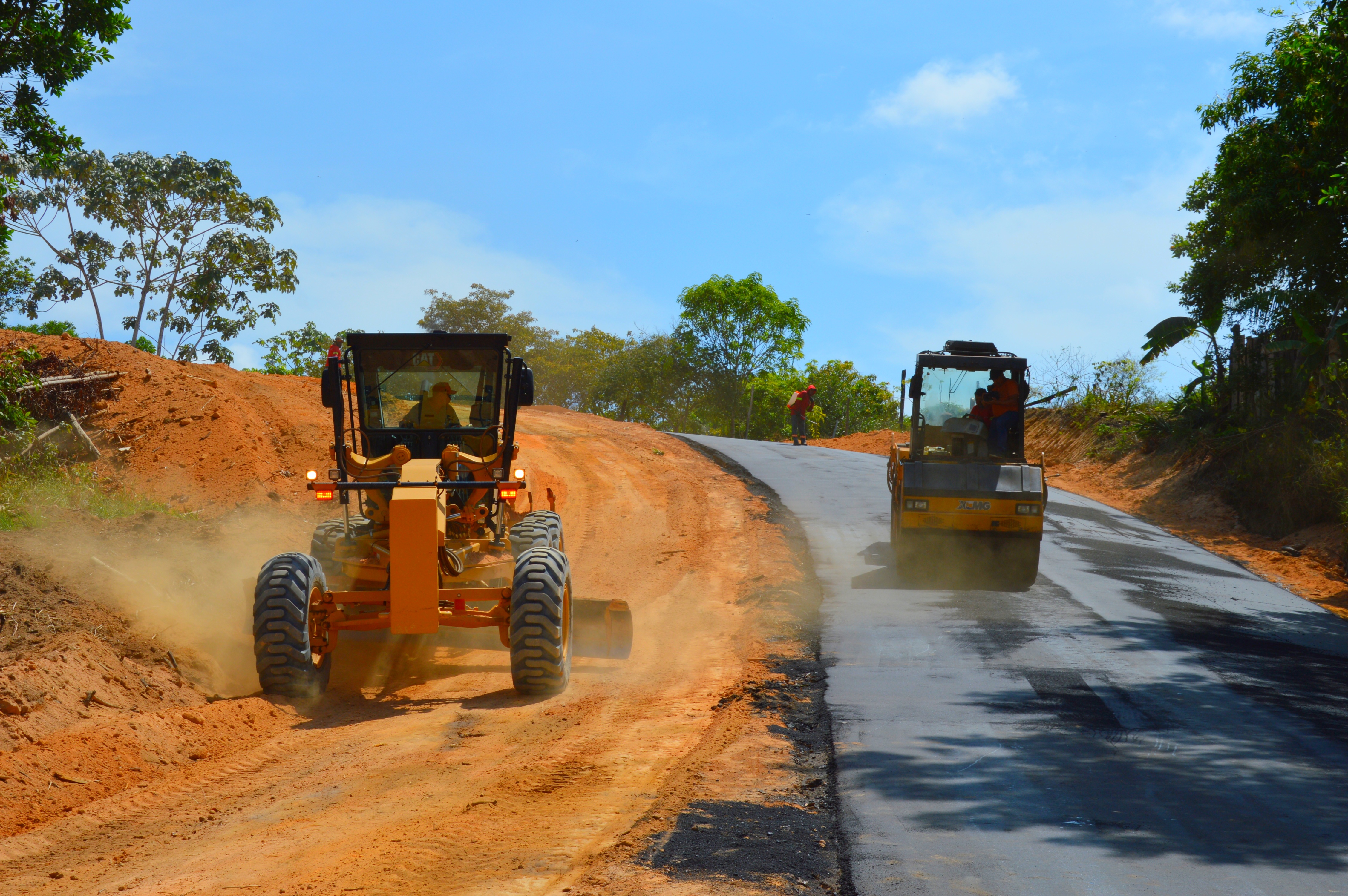 Governo do Amapá avança com serviços de drenagem, terraplanagem e de pavimentação em Laranjal do Jari