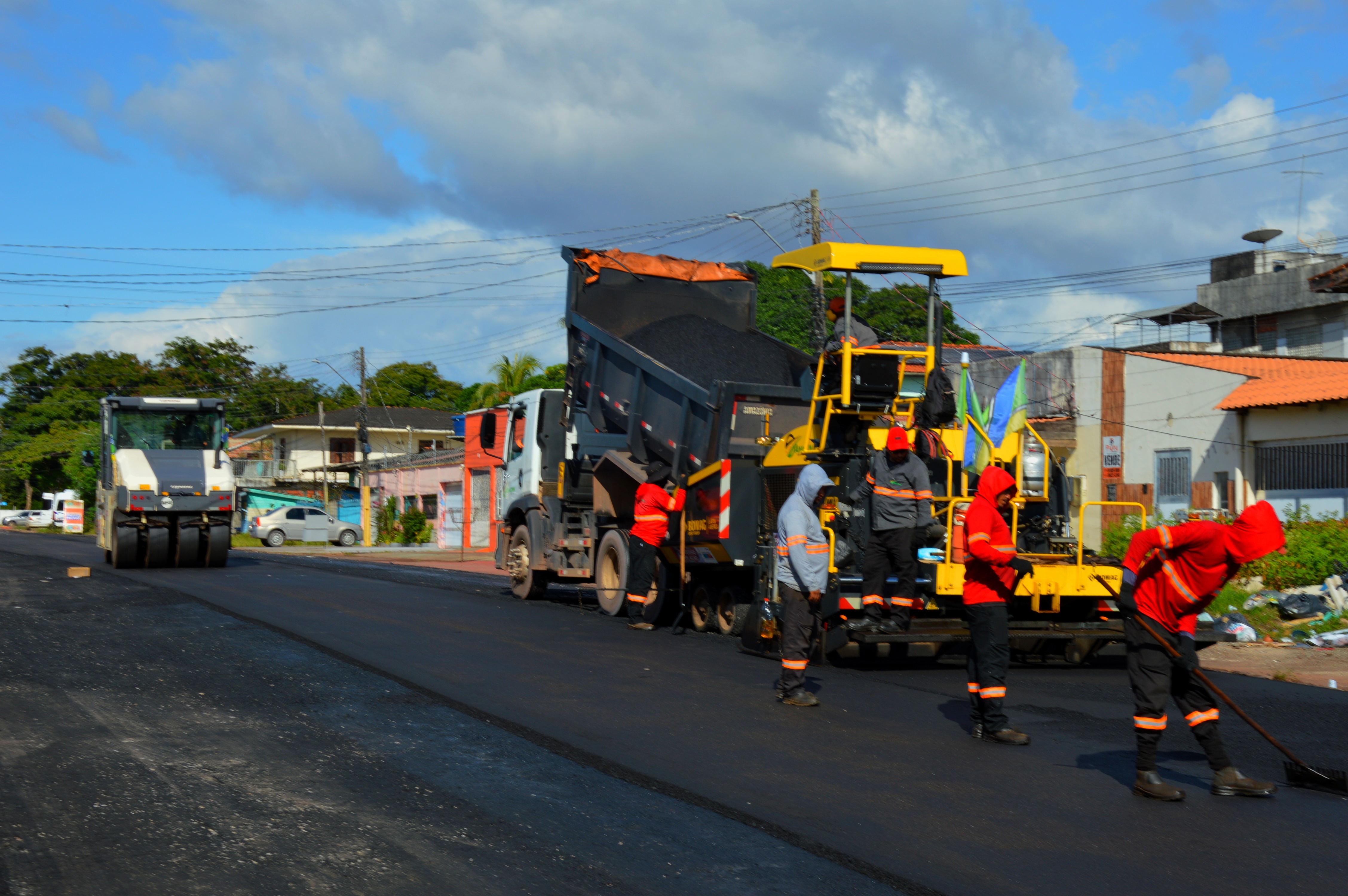 Governo do Amapá inicia frente de pavimentação na Avenida dos Tupis, Zona Sul de Macapá
