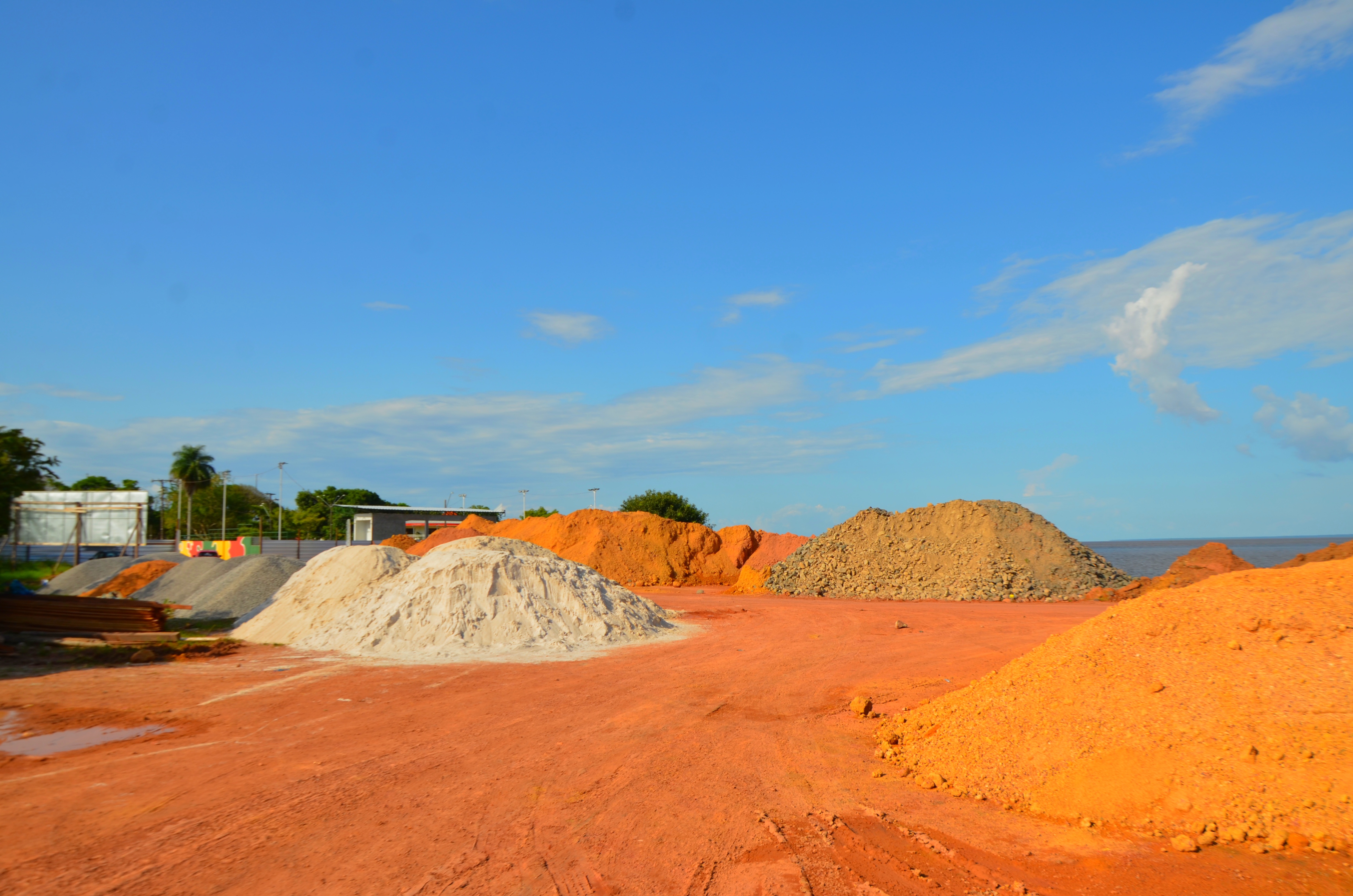 Amapá em obra: Governo do Estado compacta base para drenagem do Complexo do Aturiá