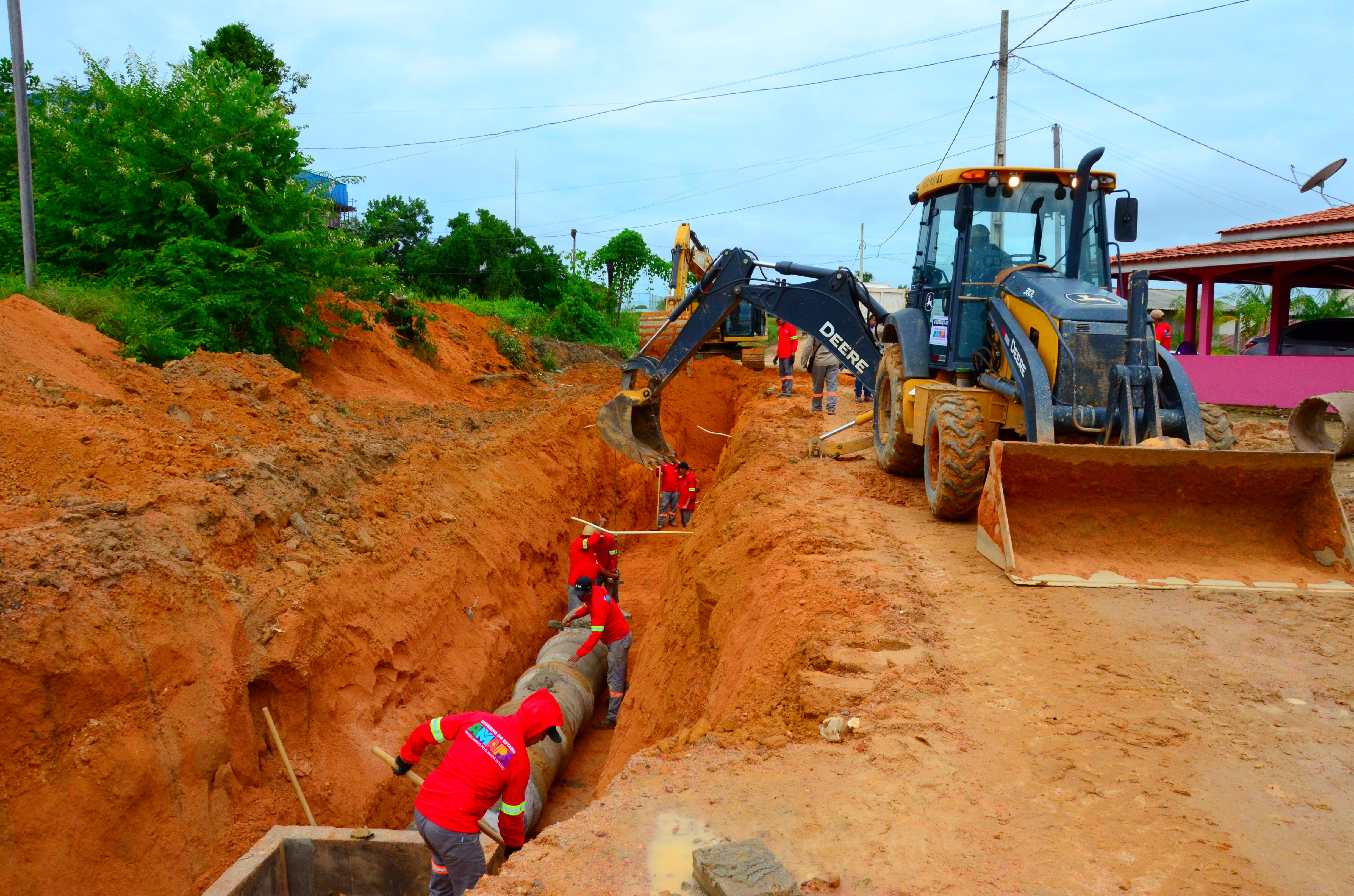 Plano de parcerias: Governo do Amapá e Prefeitura de Laranjal do Jari iniciam obras de drenagem para pavimentação de vias no município