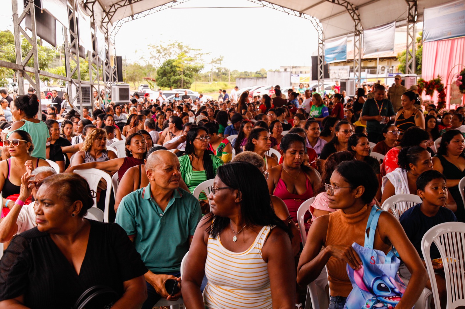 Na Zona Norte de Macapá, governador Clécio presta contas e anuncia novos investimentos no Residencial Macapaba: 'o povo pediu e nós atendemos'