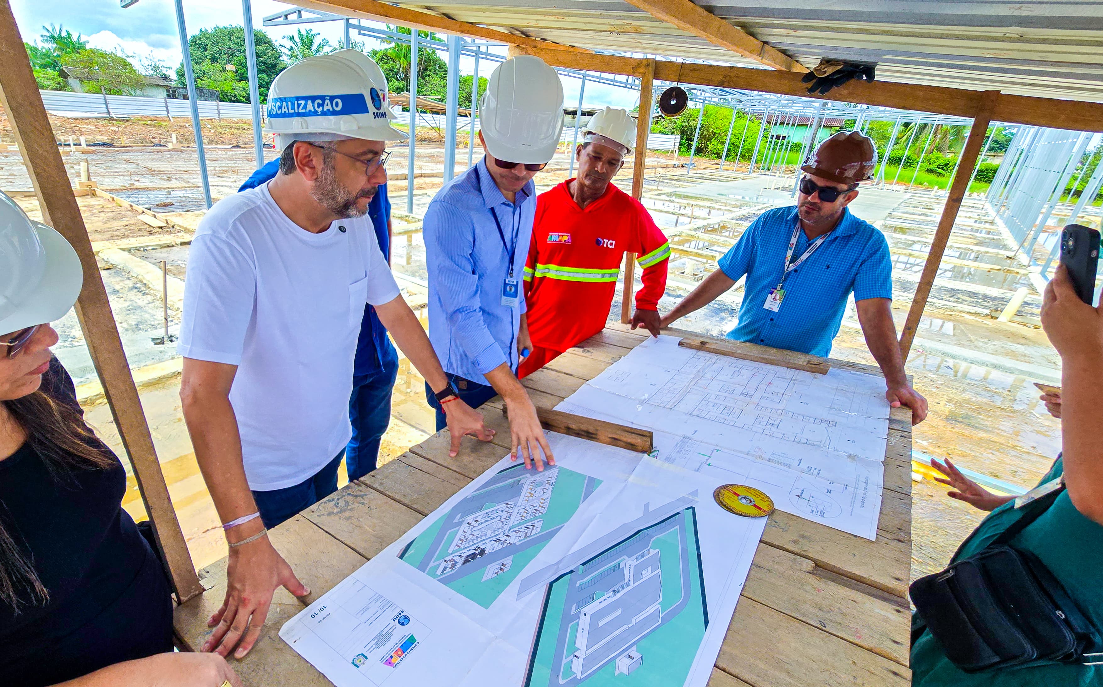 Governador Clécio Luís vistoria obra de construção do Hospital de Pequeno Porte, no município de Amapá