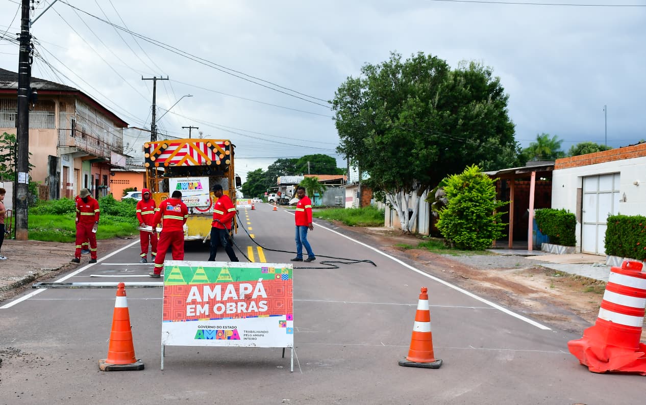 Governador Clécio vistoria pavimentação e sinalização no bairro Novo Horizonte, na Zona Norte de Macapá