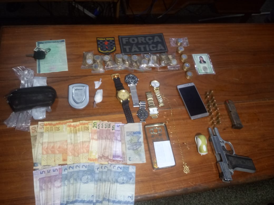 FORÇA TÁTICA DA PM PRENDE CASAL ACUSADO DE TRÁFICO DE DROGAS NO ZERÃO