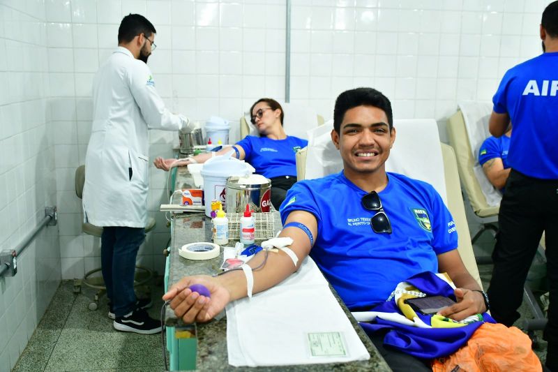 Alunos do curso de formação da Polícia Científica do Governo do Amapá se reúnem para doar sangue ao Hemoap