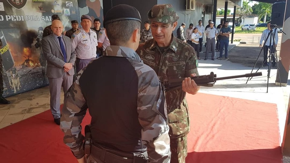 SEGURANÇA PÚBLICA DO AMAPÁ RECEBE DOAÇÃO DE 30 FUZIS DO EXÉRCITO BRASILEIRO
