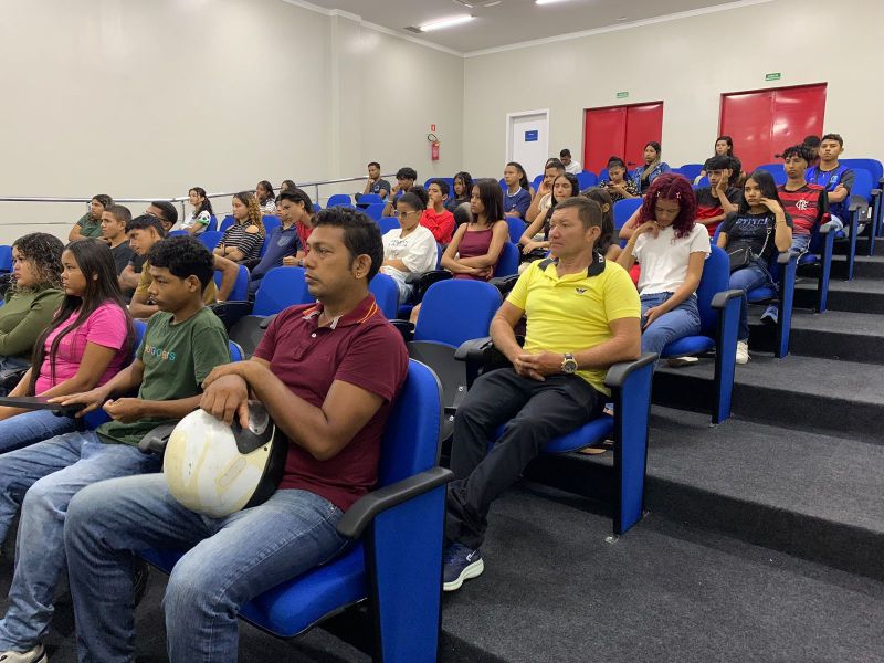 Novo Amapá Jovem: participantes se qualificam para o mercado em curso na área de sustentabilidade, empreendedorismo e gestão residual.